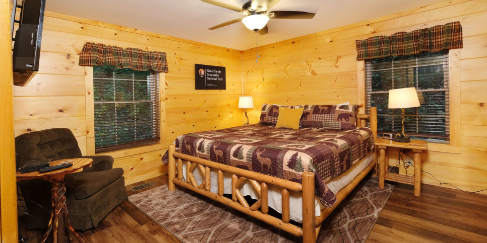 Gatlinburg - Bear Trail 625 - Bedroom