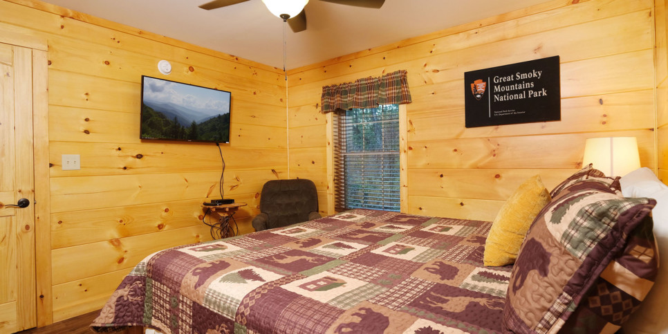 Gatlinburg - Bear Trail 625 - Bedroom