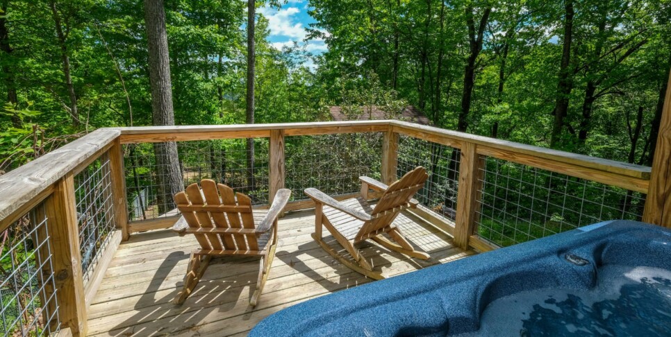 gatlinburg-bear-view-chalet-cabin-ezxterior-2