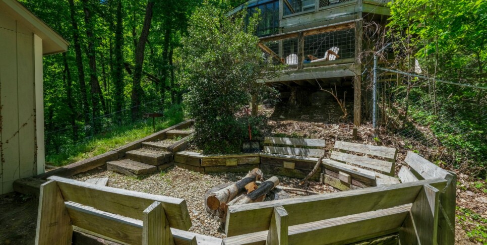 gatlinburg-bear-view-chalet-cabin-ezxterior-4