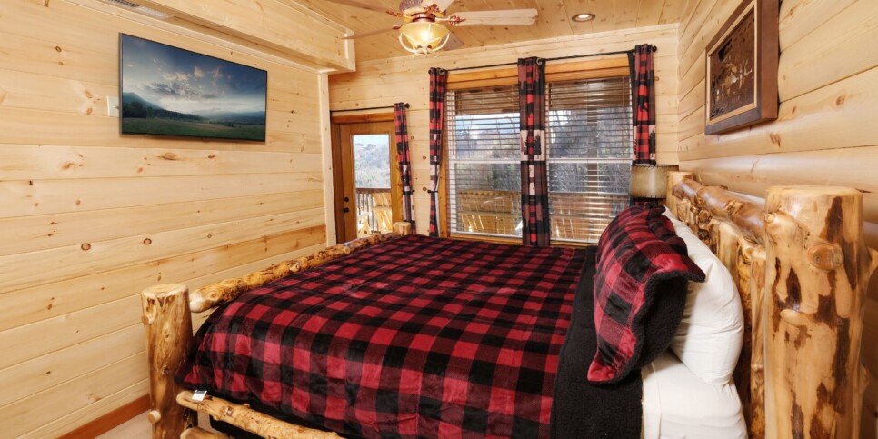 Gatlinburg - Chestnut Tower - Bedroom