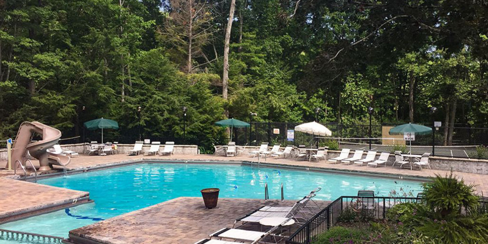 Gatlinburg - Chestnut Tower - Chalet Village Resort