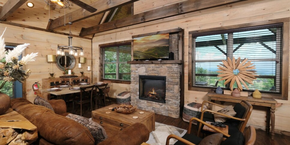 Gatlinburg - Chestnut Bearadise - Living