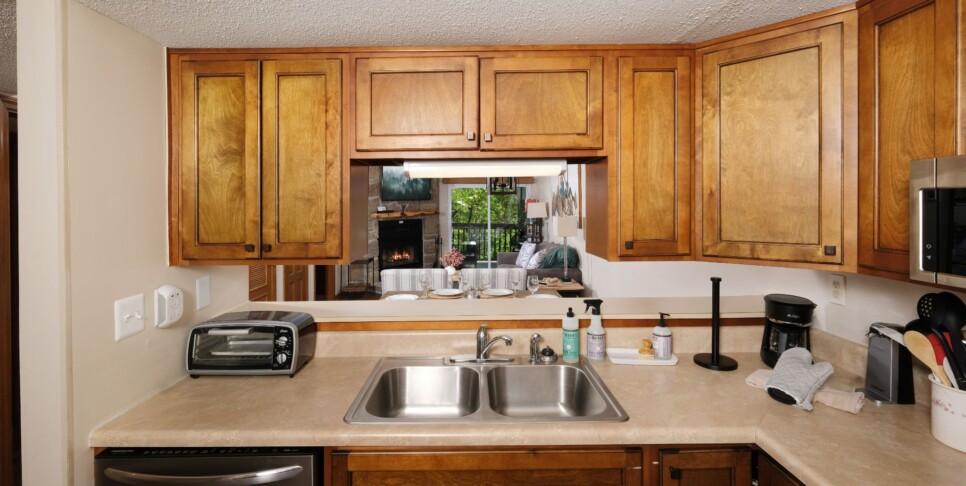 Gatlinburg - Hop's Hideaway - Kitchen