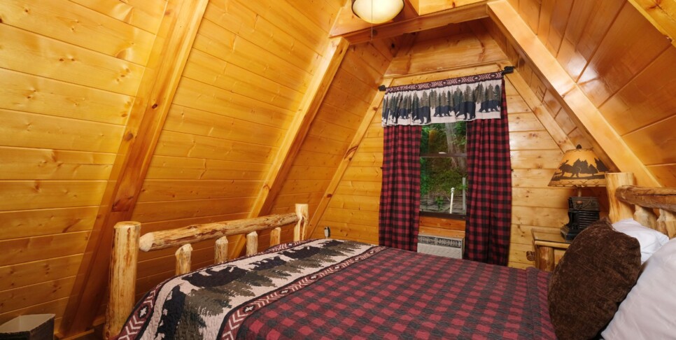 gatlinburg-bear-mountain-retreat-bedroom-4