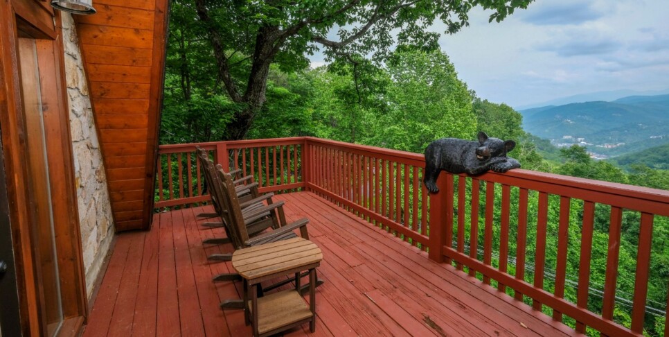 gatlinburg-bear-mountain-retreat-exterior-5