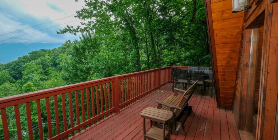 gatlinburg-bear-mountain-retreat-exterior-6
