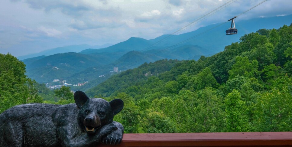 gatlinburg-bear-mountain-retreat-exterior-7