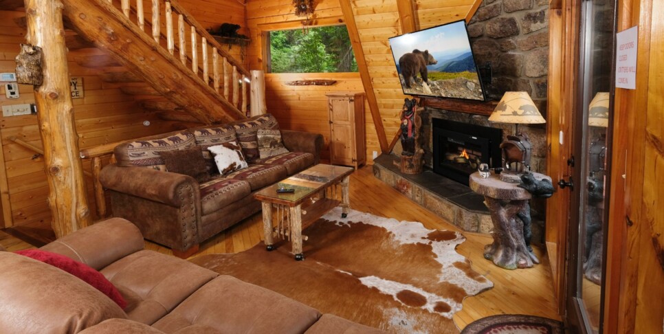 gatlinburg-bear-mountain-retreat-living-3