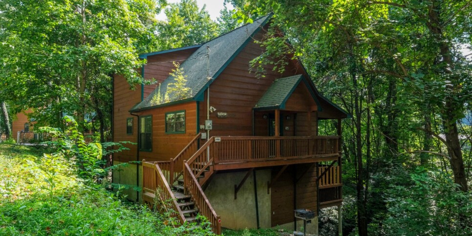 Gatlinburg Cabin - Bear FootInn - Exterior