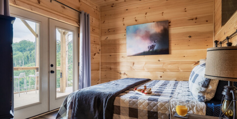 Gatlinburg - Red Hawk Retreat - Bedroom