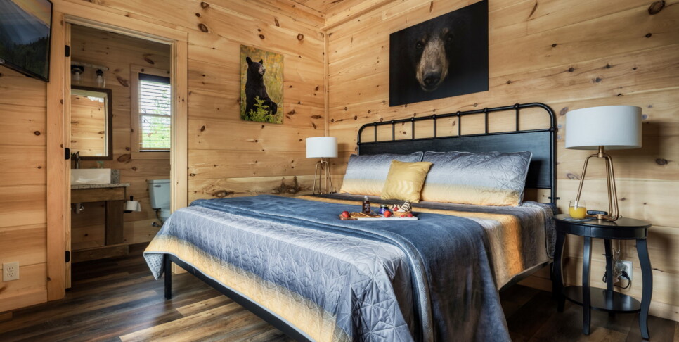 Gatlinburg - Red Hawk Retreat - Bedroom
