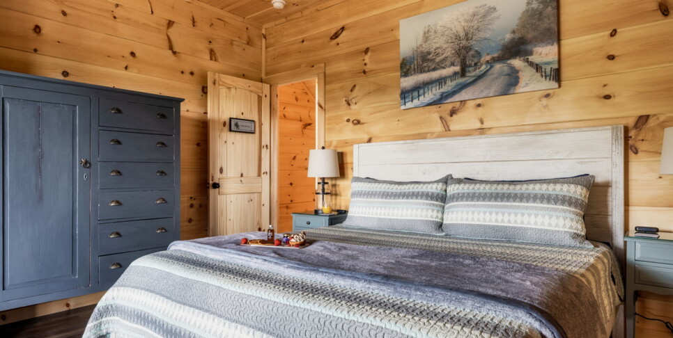 Gatlinburg - Red Hawk Retreat - Bedroom