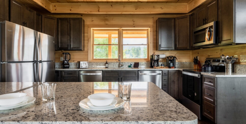 Gatlinburg - Red Hawk Retreat - Kitchen