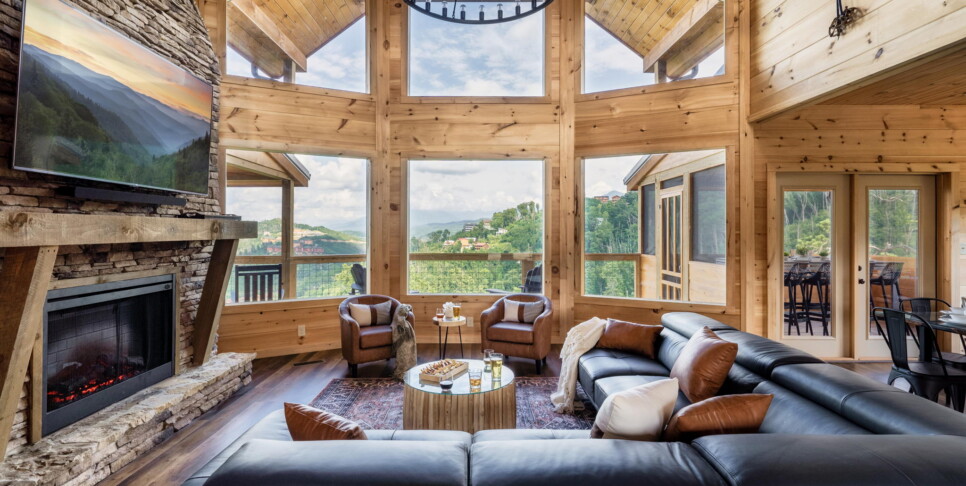 Gatlinburg - Red Hawk Retreat - Living Room