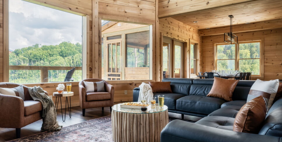 Gatlinburg - Red Hawk Retreat - Living Room