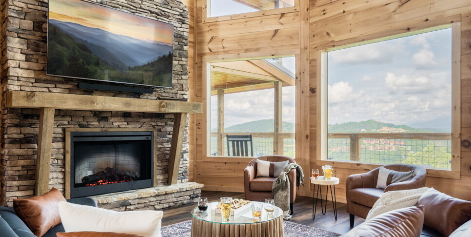 Gatlinburg - Red Hawk Retreat - Living Room