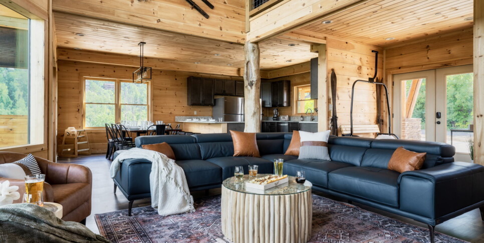 Gatlinburg - Red Hawk Retreat - Living Room