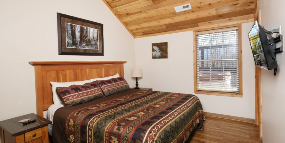 Gatlinburg - Coppertop View - Bedroom