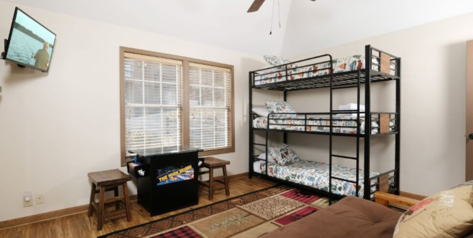 Gatlinburg - Coppertop View - Bedroom