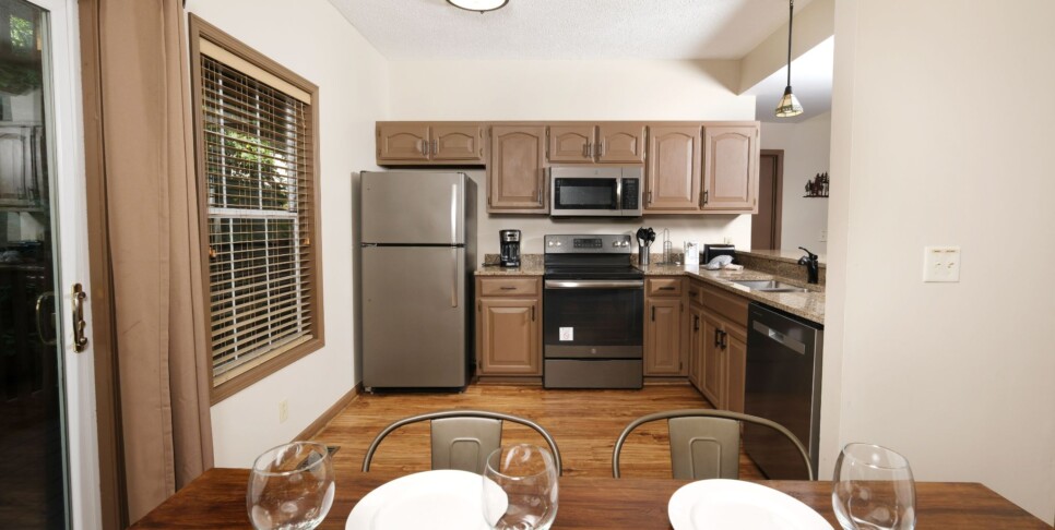 Gatlinburg Cabin - Coppertop View - Kitchen