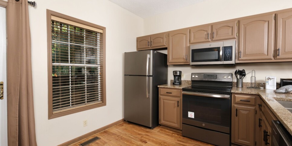Gatlinburg Cabin - Coppertop View - Kitchen
