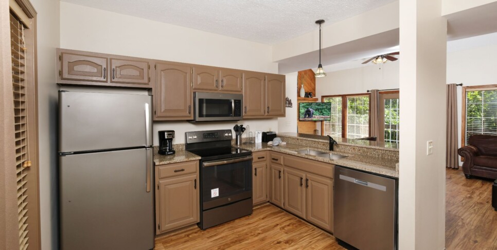Gatlinburg Cabin - Coppertop View - Kitchen