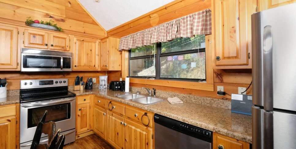 Chalet Village Cabin - A Bear's Pause - Kitchen