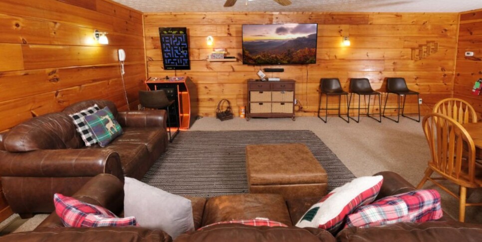 Gatlinburg Cabin - A Bear's Pause - Rec Room