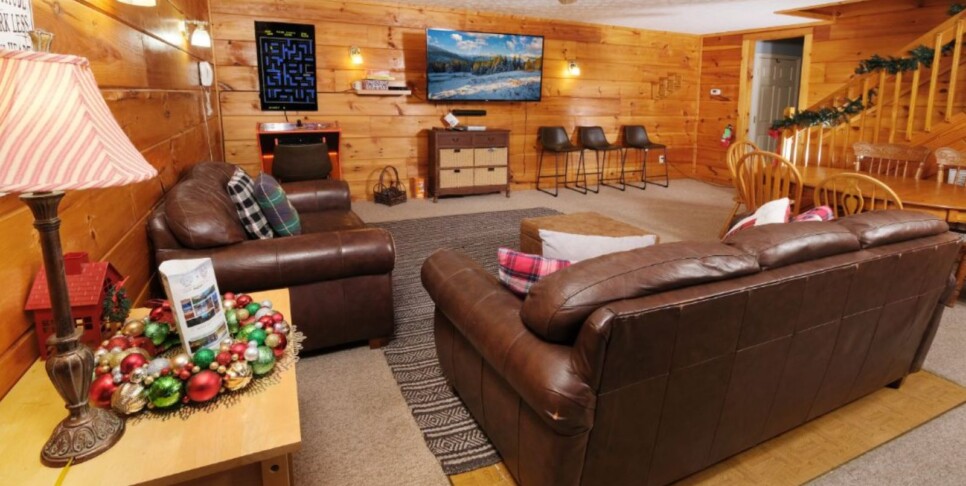 Gatlinburg Cabin - A Bear's Pause - Rec Room