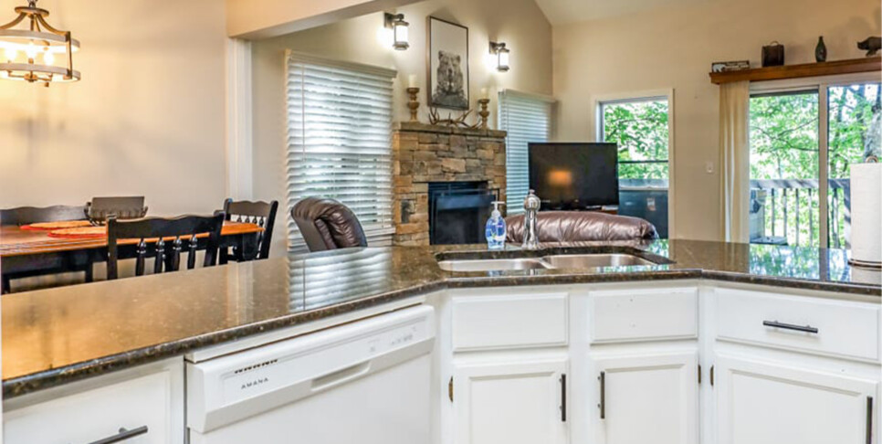 Gatlinburg - Mountain Bliss - Kitchen