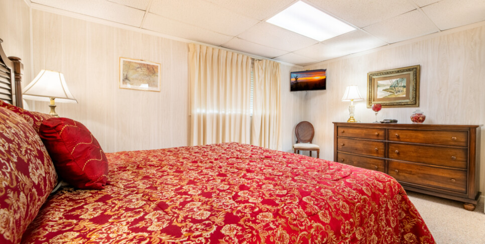 Gatlinburg - A Bear's View - Bedroom