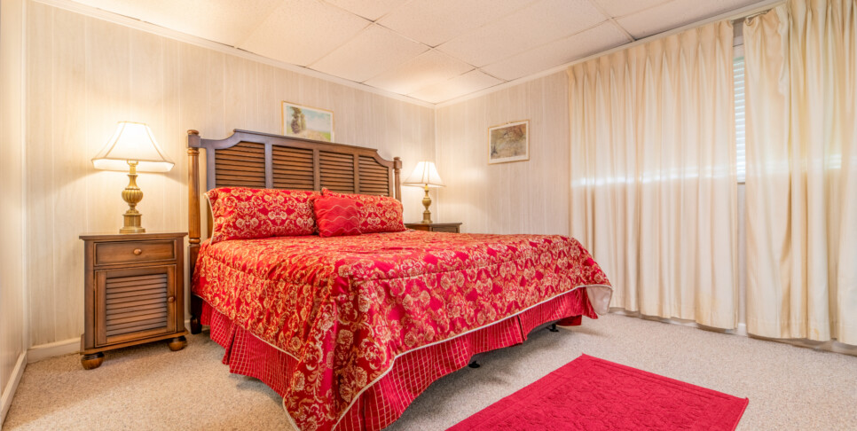 Gatlinburg - A Bear's View - Bedroom