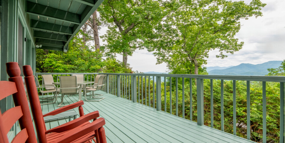 Gatlinburg - A Bear's View - Exterior