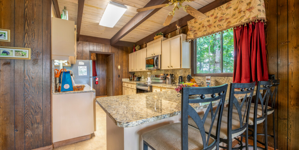 Gatlinburg - A Bear's View - Kitchen