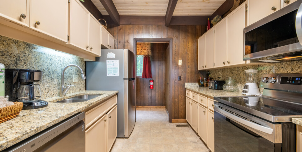 Gatlinburg - A Bear's View - Kitchen