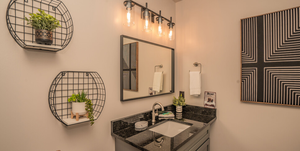 Gatlinburg - Smoky Mountain Skies - Bathroom