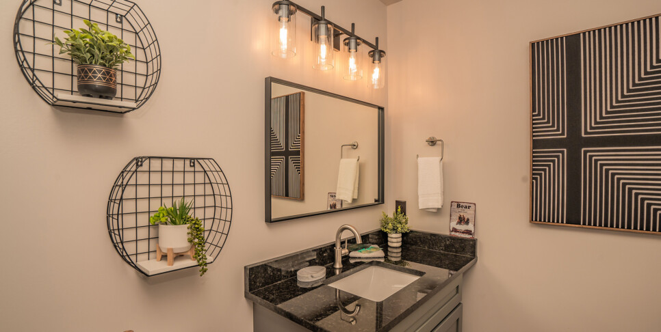 Gatlinburg - Smoky Mountain Skies - Bathroom