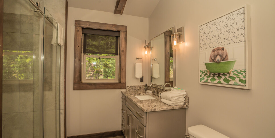 Gatlinburg - Smoky Mountain Skies - Bathroom