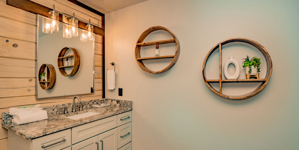 Gatlinburg - Smoky Mountain Skies - Bathroom