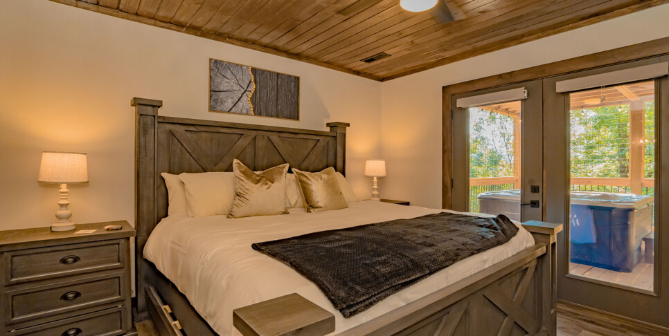 Gatlinburg - Smoky Mountain Skies - Bedroom