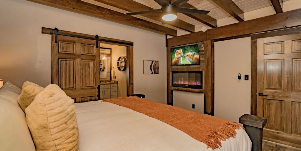 Gatlinburg - Smoky Mountain Skies - Bedroom