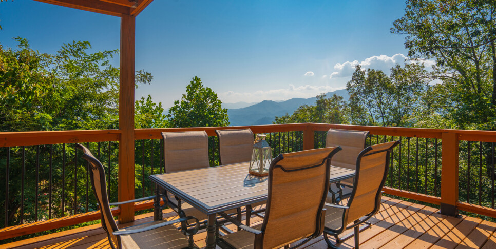 Gatlinburg - Smoky Mountain Skies - Exterior