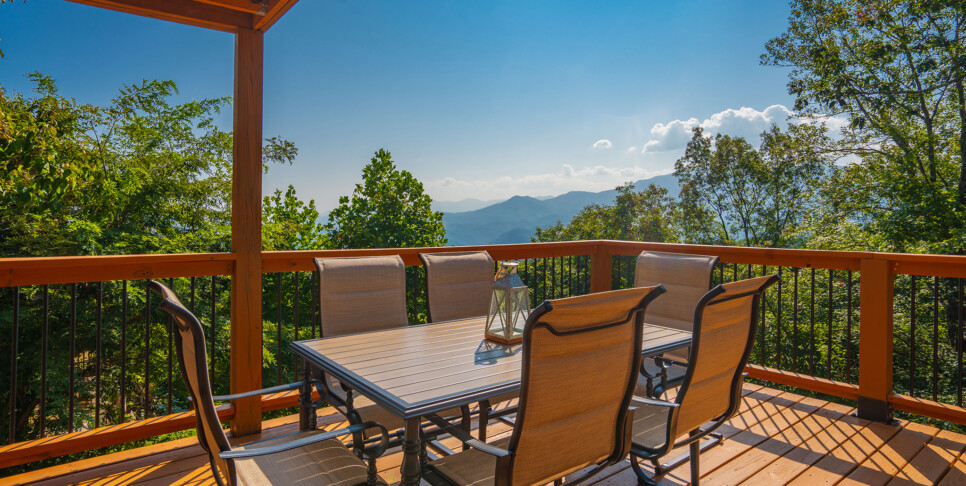 Gatlinburg - Smoky Mountain Skies - Exterior