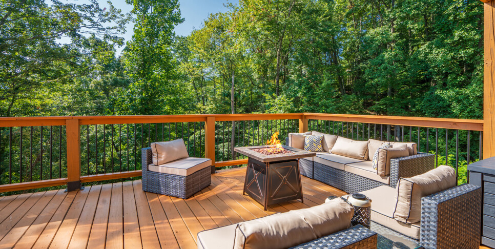 Gatlinburg - Smoky Mountain Skies - Exterior