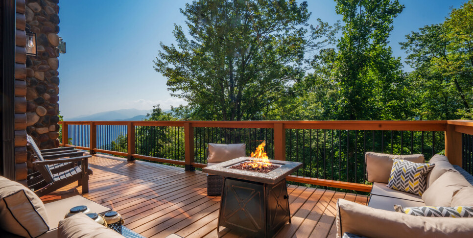 Gatlinburg - Smoky Mountain Skies - Exterior