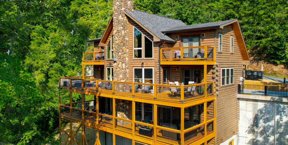 default Gatlinburg - Smoky Mountain Skies - Exterior