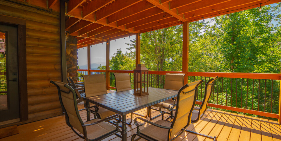 Gatlinburg - Smoky Mountain Skies - Exterior
