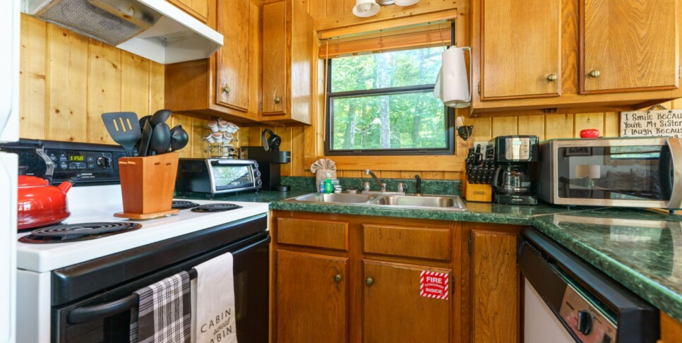 Gatlinburg - Grand View Mountain Chalet - Kitchen