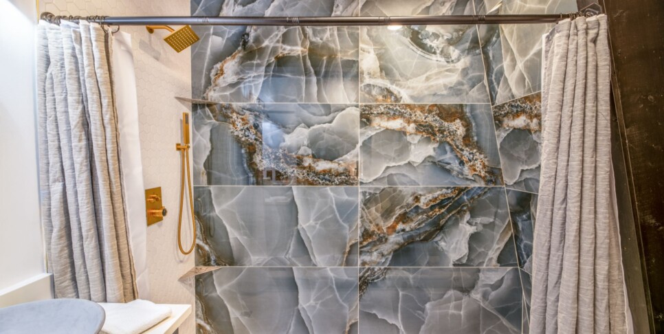 Gatlinburg - Soakin' Up the Views - Bathroom